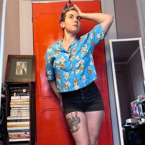 Levi’s cropped floral button down